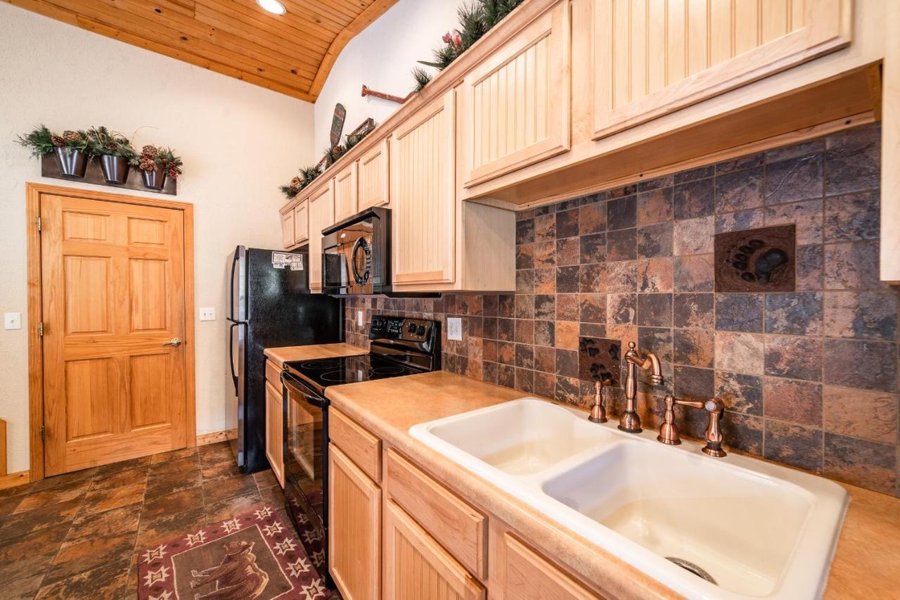 Cabins At Grand Mountain ブランソン エクステリア 写真