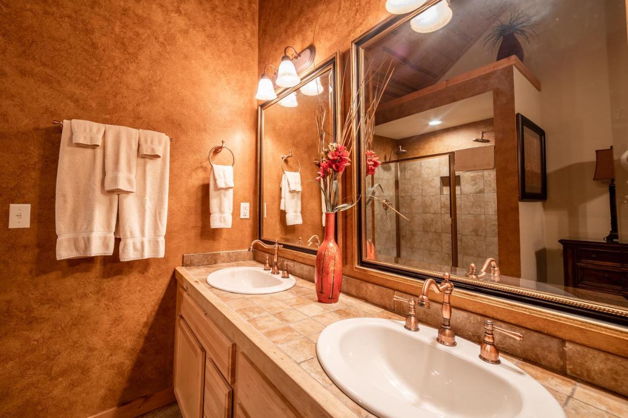 Cabins At Grand Mountain ブランソン エクステリア 写真